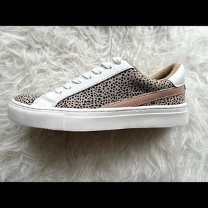 Universal Thread Brittin Leopard Sneakers